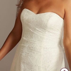 Brand new never worn wedding dress